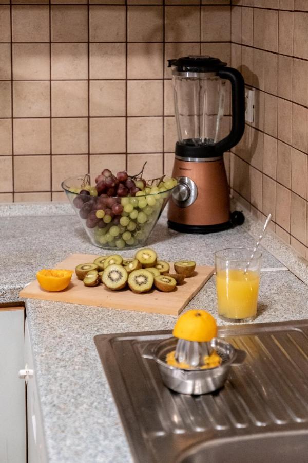 Apartment Lota With Heated Pool On Top Location Supetar Kültér fotó