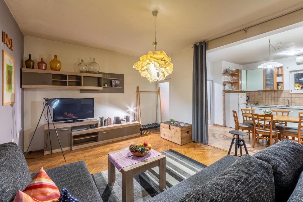 Apartment Lota With Heated Pool On Top Location Supetar Kültér fotó