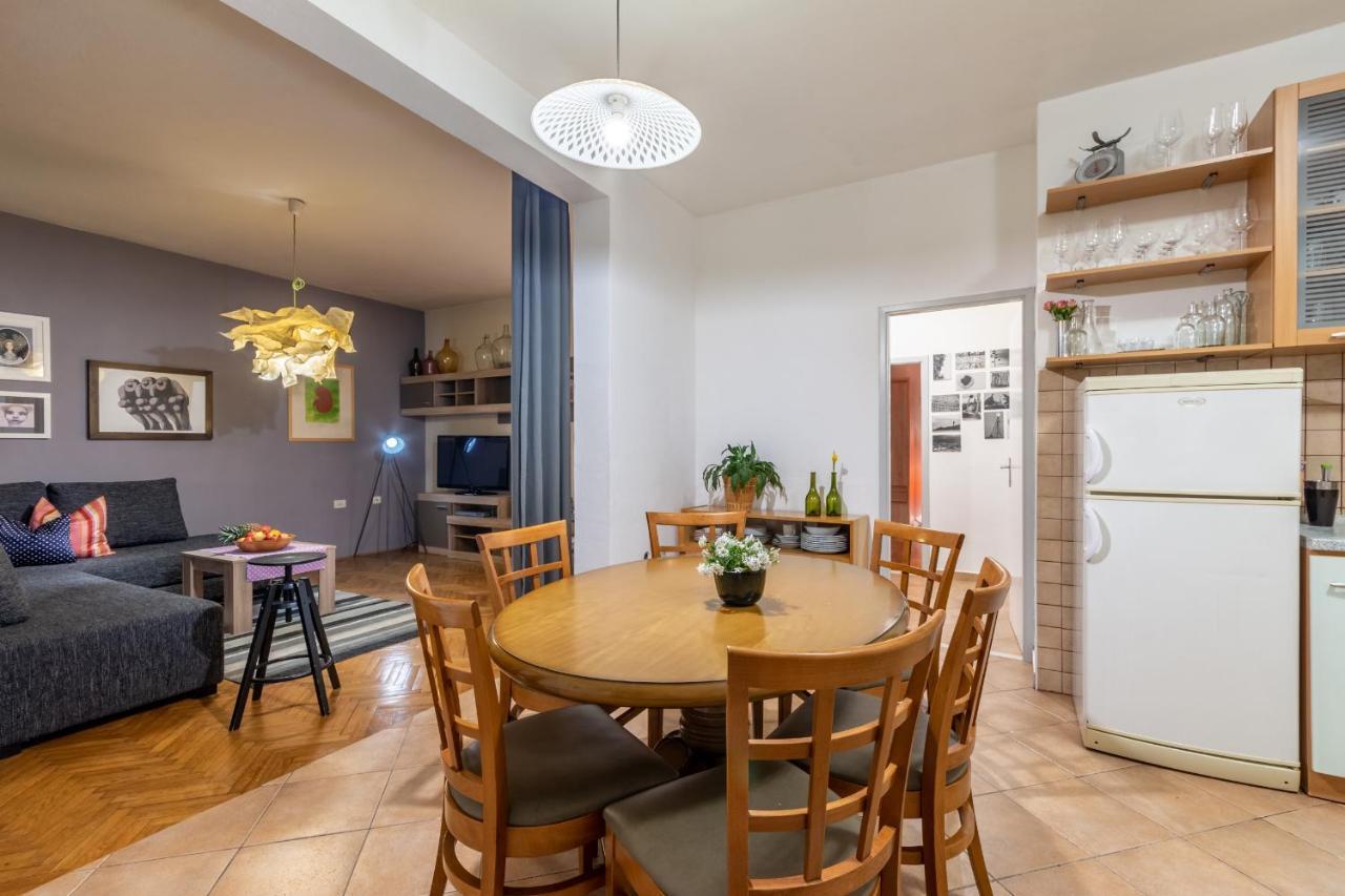 Apartment Lota With Heated Pool On Top Location Supetar Kültér fotó
